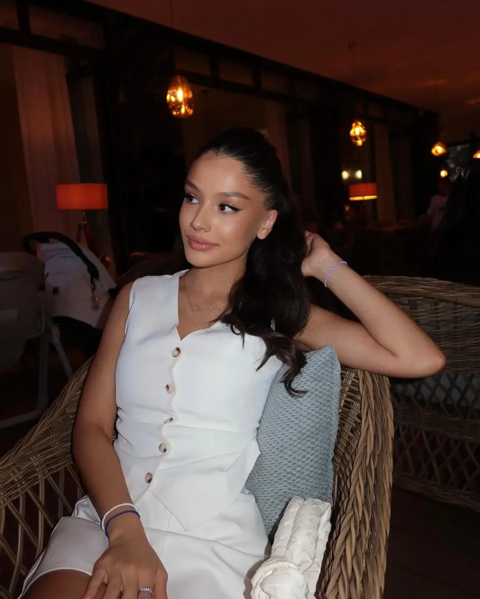 Aysana escort in Phuket