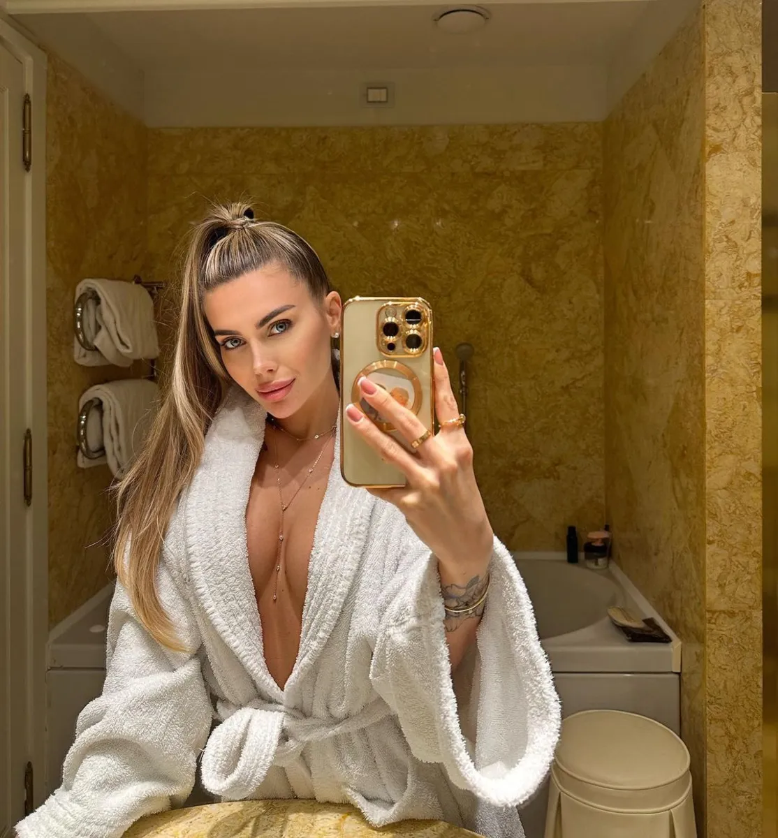 Lyra escort in Bangkok