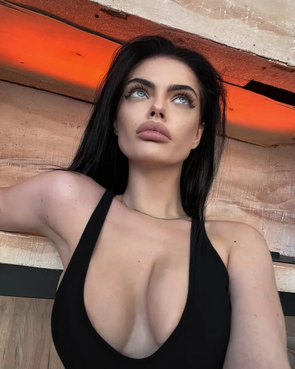 Yelena escort in Phuket